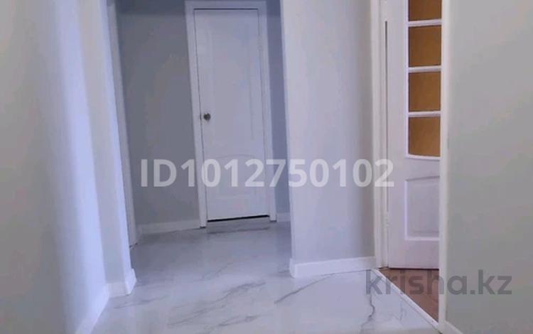 2-комнатная квартира · 52 м² · 5/5 этаж, Авангард 4 микр 21 — Находится возле рынка Мерей напротив школа номер 19 за ~ 20.9 млн ₸ в Атырау, мкр Авангард-4 — фото 3