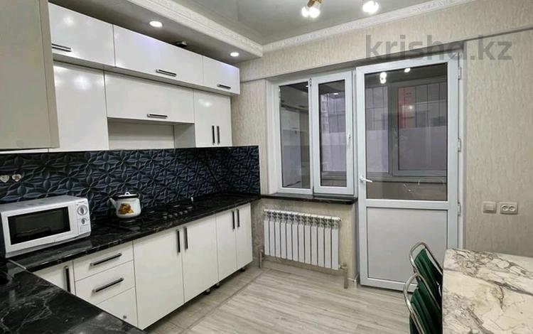 1-комнатная квартира · 44 м² · 1/10 этаж, Жунисова 10 к1-16 за 250 000 ₸ в Алматы, Наурызбайский р-н — фото 2