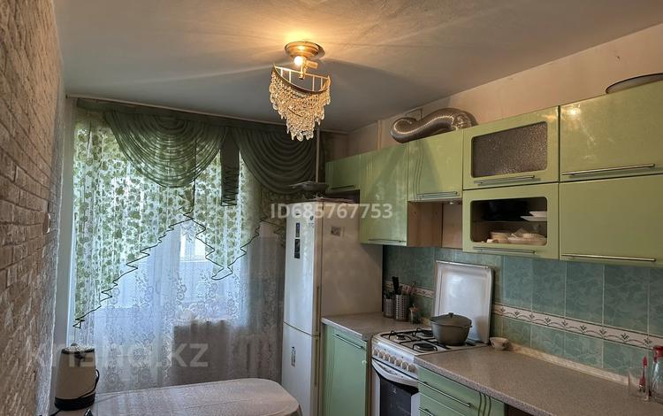 2-комнатная квартира · 48 м² · 3/9 этаж, мкр Юго-Восток, 29й микрорайон 15 — Рынок Арай, кинотеатр Сарыарка, КарГУ им.Е.А.Букетова за 160 000 ₸ в Караганде, Казыбек би р-н — фото 3