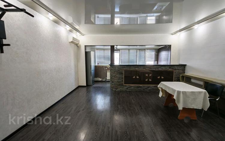 3-бөлмелі пәтер · 83 м² · 6/6 қабат, Женис, бағасы: 150 000 ₸ в Уральске — фото 2