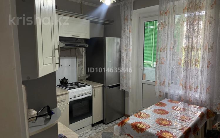 1-комнатная квартира · 35 м² · 3/5 этаж, мкр Кунаева 24 за 120 000 ₸ в Уральске — фото 2