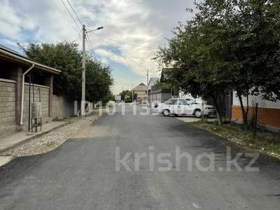 Отдельный дом · 7 комнат · 200 м² · 200 сот., мкр Катынкопыр, К. Азербаева 43 — Параллельная улица напротив коврового магазина “Байбол кілемдері” за 63 млн ₸ в Шымкенте, Абайский р-н
