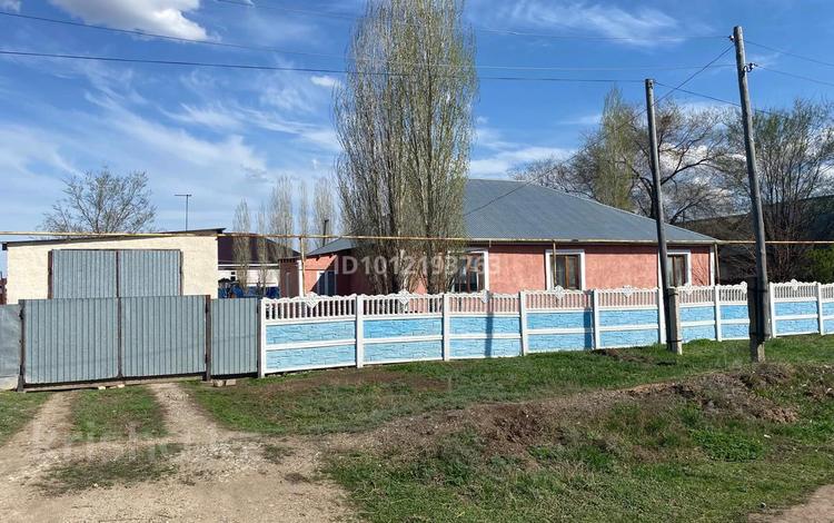 Отдельный дом · 4 комнаты · 100 м² · 10 сот., Курашасай за 18 млн ₸ в Актобе — фото 2
