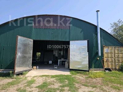 Өнеркәсіптік база · 10 сотық, Вишнёвый сад 115 — Магазин Алтын Орда, бағасы: 210 000 ₸ в Актобе, мкр. Курмыш