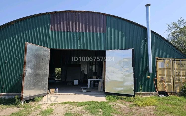 Өнеркәсіптік база · 10 сотық, Вишнёвый сад 115 — Магазин Алтын Орда, бағасы: 210 000 ₸ в Актобе, мкр. Курмыш — фото 2