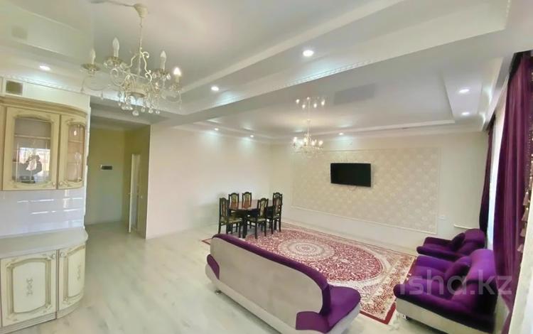 2-комнатная квартира · 90 м² · 12/15 этаж, 17-й мкр, ​17-й микрорайон 6 — МОРЕ,АКВАПАРК,ХАЛЫК АРЕНА,ЦЕНТР ГОРОДА за 15 000 ₸ в Актау — фото 2