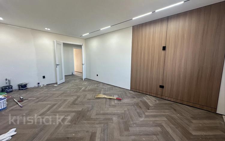 3-комнатная квартира · 88 м² · 10/10 этаж, мкр 8 177А за 34 млн ₸ в Актобе — фото 2