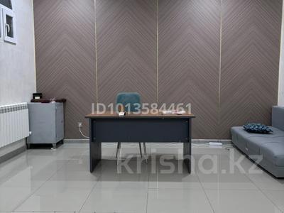 Офисы · 35 м² за 210 000 ₸ в Актобе, Сазда-1