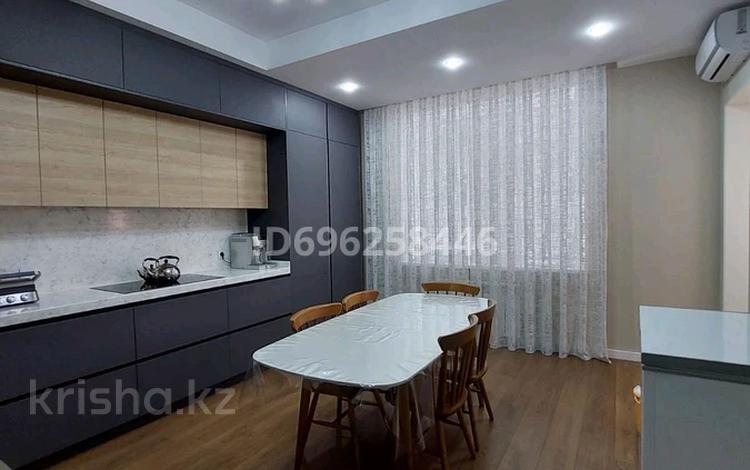 3-комнатная квартира, 120 м², 3/6 этаж, мкр. Алтын орда, Тауелсиздик