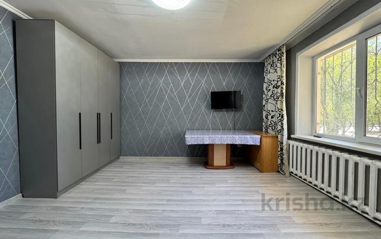 1-бөлмелі пәтер · 35 м² · 1/9 қабат, мкр Юго-Восток, мкр Гульдер 1, бағасы: 15 млн ₸ в Караганде, Казыбек би р-н — фото 2
