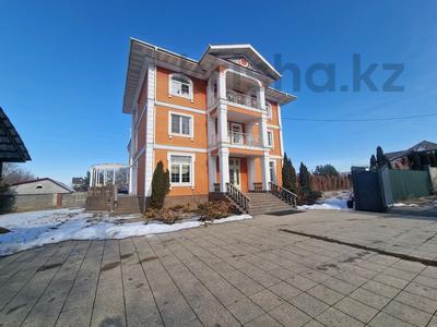 Отдельный дом · 8 комнат · 500 м² · 12 сот., мкр Баганашыл — Мамыр за 2.8 млн 〒 в Алматы, Бостандыкский р-н
