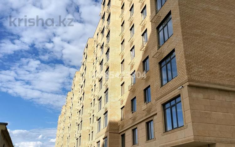 2-комнатная квартира, 76 м², 4/9 этаж, Абая 26/1 — Драматеатр за 26 млн 〒 в Атырау — фото 2