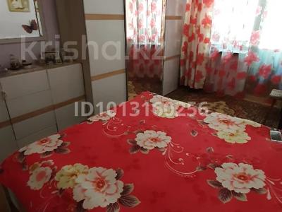 2-бөлмелі пәтер · 50 м² · 3/5 қабат, Айтеке би 98 — Наурызбай батыра, бағасы: 300 000 ₸ в Алматы, Алмалинский р-н