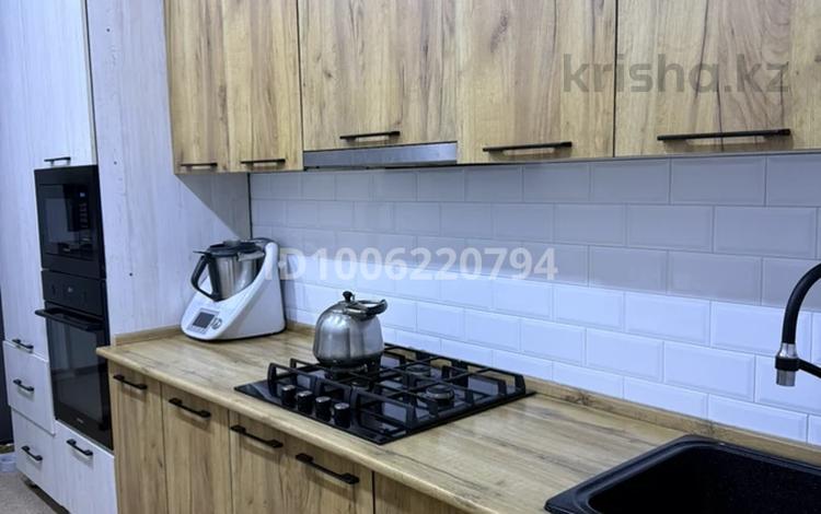 3-комнатная квартира · 64 м² · 1/4 этаж, Оркен 24 — Возле ФОК за 19 млн 〒 в Жанаозен — фото 2