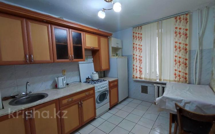 3-комнатная квартира · 66 м² · 4/5 этаж, мкр 8, Бр. Жубановых 298 за 18.5 млн ₸ в Актобе — фото 8