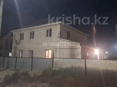 Отдельный дом · 6 комнат · 220 м², Қаржауов 56 — Школа 36 за 250 000 〒 в Атырау, мкр Мирас