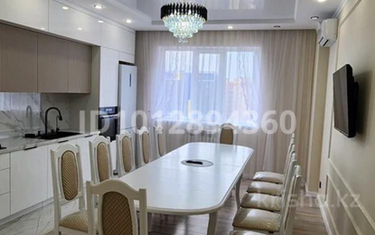 2-комнатная квартира · 95 м² · 8/9 этаж, Самал — Коняхина за 250 000 ₸ в Уральске — фото 2
