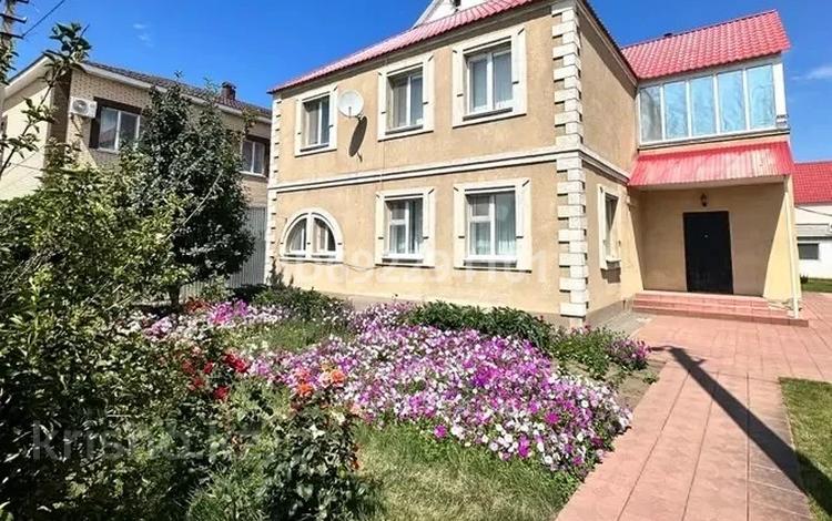 Жеке үй · 7 бөлме · 200 м² · 12 жүзд., Бутина 6 — Теннисный центр, бағасы: 99 млн ₸ в Уральске — фото 35
