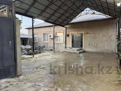 Отдельный дом · 6 комнат · 190 м² · 0.8 сот., проспект Астана 70 — Трассаның бойында. кәсіпкерлікке де ыңғайлы. LEXUS жәна дони маркет сауда орьалығына қарама қарсы үлкен үй сатылады. үй размері 12/16. баня. лет кухня. үйдегі барлық жихаздарымен бірге қалады. жер алаңы 0,800 га. үйге қарама қарсы бала бақша орналасқан. тез арада сатылады за 80 млн ₸ в Аксукенте