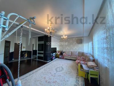 5-комнатная квартира · 150 м² · 2/10 этаж, Д. Кунаева 35/1 за 400 000 ₸ в Астане, Есильский р-н