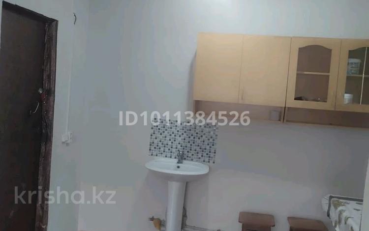 1-комнатная квартира · 18 м² · 3/5 этаж, Первомайская 24 — За Смоллом остановка Топографический за 5.7 млн ₸ в Семее — фото 2