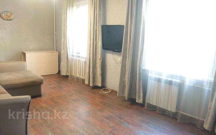 3-бөлмелі пәтер · 60 м² · 2/5 қабат, мкр Орбита-1 7 — Ул.Торайгырова-ул.Навои, бағасы: 300 000 〒 в Алматы, Бостандыкский р-н — фото 2