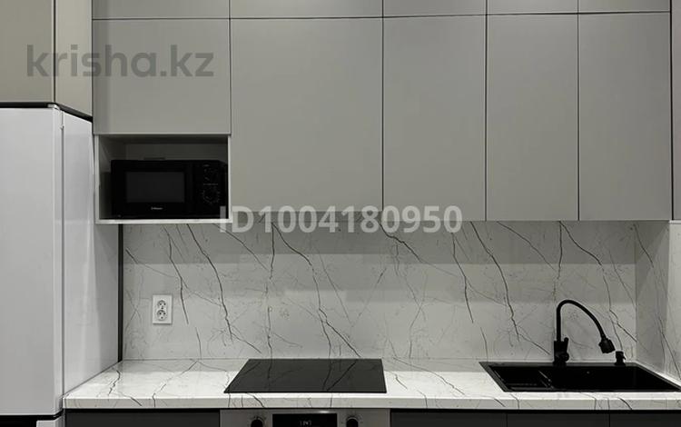 1-комнатная квартира · 40 м² · 3/10 этаж, Кайым Мухамедханов 12 за 250 000 ₸ в Астане, Нура р-н — фото 2