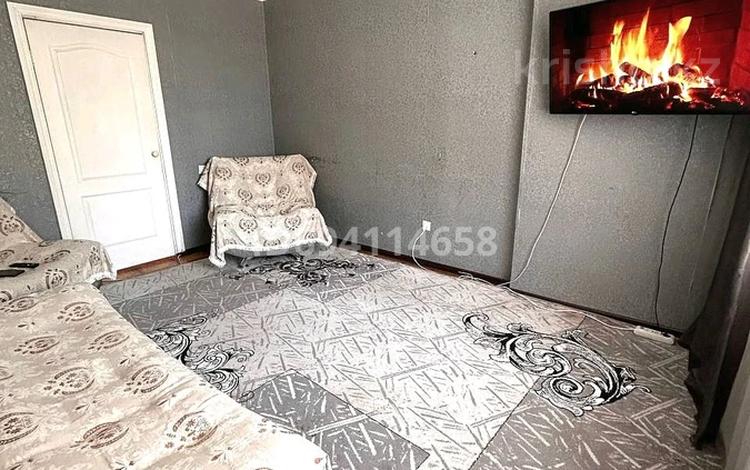 2-бөлмелі пәтер · 60 м² · 1 қабат, Назарбаев 139 — Цветочная Гульдер, Фитнес центр Титан, бағасы: 10 000 〒 в Талдыкоргане — фото 2