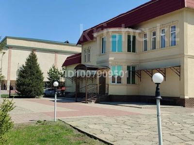 Еркін, кеңселер, дүкендер мен бутиктер, қоғамдық тамақтану орны, сұлулық салондары, монша, қонақ үй және демалыс орындары, медорталықтар мен дәріханалар, білім орталықтары, ойын-сауық · 600 м², бағасы: 350 млн ₸ в Ушарале