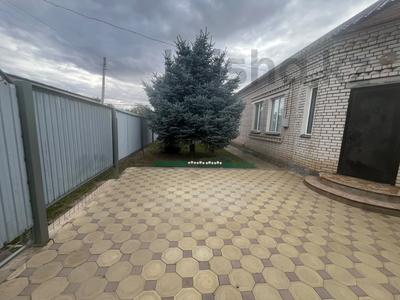 Отдельный дом · 3 комнаты · 125 м² · 10 сот., мкр. Зачаганск пгт 1 за 35.5 млн ₸ в Уральске