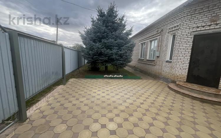 Отдельный дом · 3 комнаты · 125 м² · 10 сот., мкр. Зачаганск пгт 1 за 35.5 млн ₸ в Уральске — фото 2