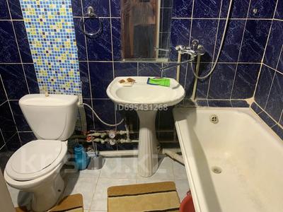 3-бөлмелі пәтер · 60 м² · 2/5 қабат, мкр Центральный, Канцева 1 — За драм театром, бывший магазин УЮТ, бағасы: 25 млн ₸ в Атырау
