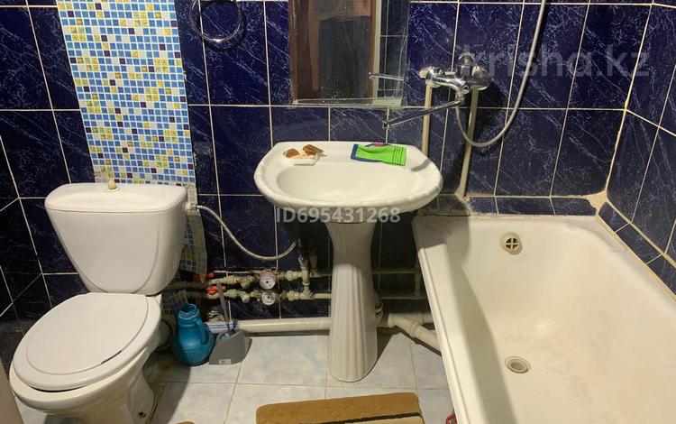 3-бөлмелі пәтер · 60 м² · 2/5 қабат, мкр Центральный, Канцева 1 — За драм театром, бывший магазин УЮТ, бағасы: 25 млн ₸ в Атырау — фото 2