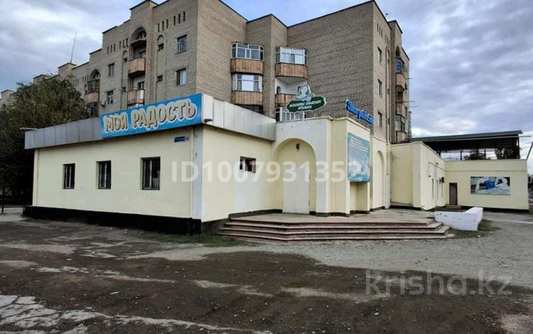 Свободное назначение, офисы, склады, медцентры и аптеки, образование, развлечения, конференц-залы, кабинеты и рабочие места, студии · 100 м² за 120 000 〒 в  — фото 2