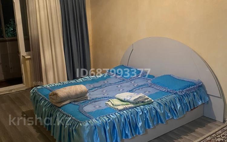 1-комнатная квартира · 40 м² · 2/5 этаж, Конаевк 30 за 10 000 ₸ в Алматы, Медеуский р-н — фото 2