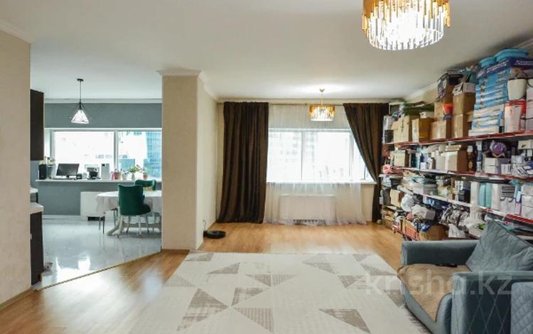 3-комнатная квартира · 131 м² · 8/33 этаж, Достык 5/2 — ОЧЕНЬ СРОЧНАЯ ПРОДАЖА ПО ГОРЯЧИЙ ЦЕНЕ!!! за 53.6 млн ₸ в Астане, Есильский р-н — фото 2