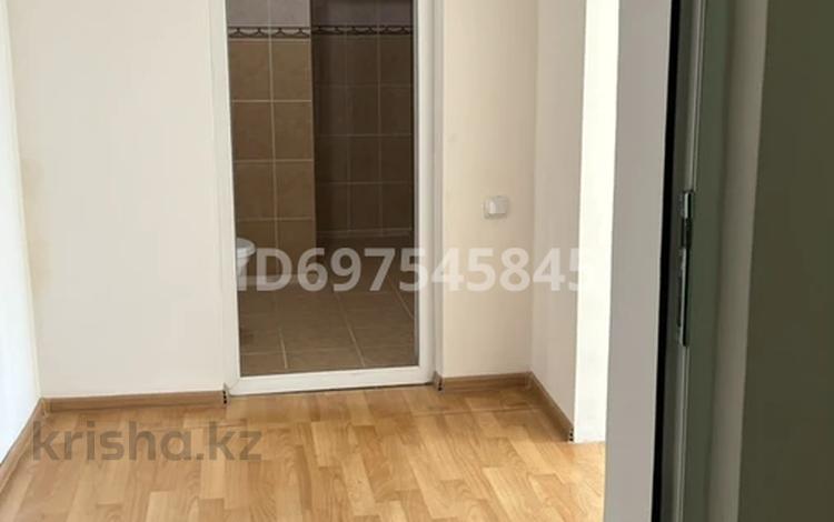 Офисы, кабинеты и рабочие места, студии · 60 м² за 180 000 ₸ в Таразе — фото 34