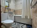 2-комнатная квартира · 50 м² · 1/5 этаж, мкр Новый Город 27 — Район торгового дома Галлерея ,пересечения Гоголя и Назарбаева ,3 школа за 15 000 ₸ в Караганде, Казыбек би р-н — фото 5