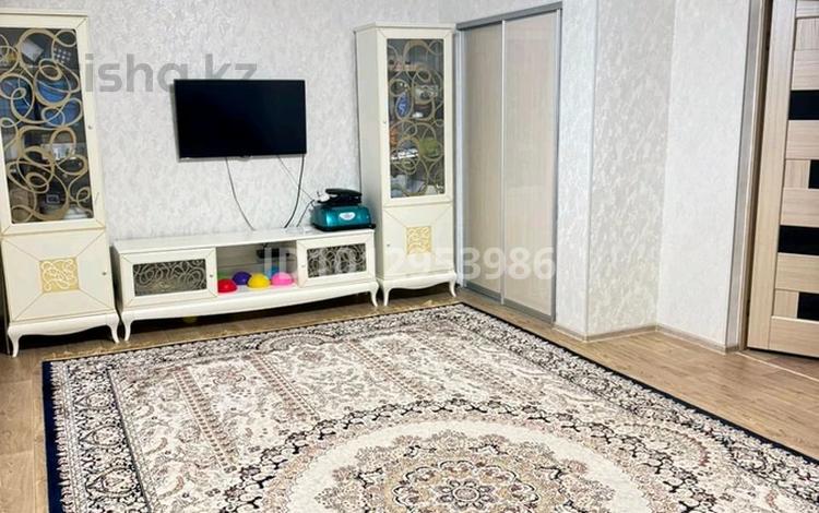 2-бөлмелі пәтер · 60 м² · 2/5 қабат, Сұлтан Бейбарыс 93 А, бағасы: 18 млн ₸ в  — фото 2
