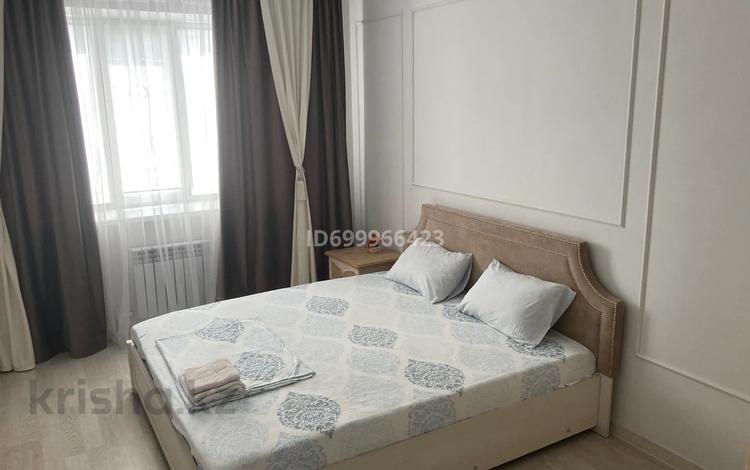 1-комнатная квартира · 40 м² · 9/10 этаж, мкр Нурсая, Таумуш Жумагалиева 15 за 2 500 ₸ в Атырау — фото 2