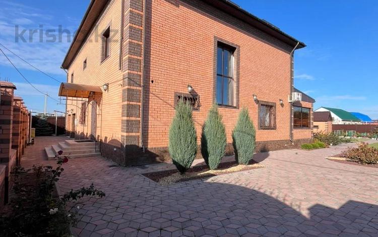 Жеке үй · 6 бөлме · 350 м² · 12 жүзд., Камшат доненбаева 35, бағасы: 180 млн ₸ в Костанае — фото 2