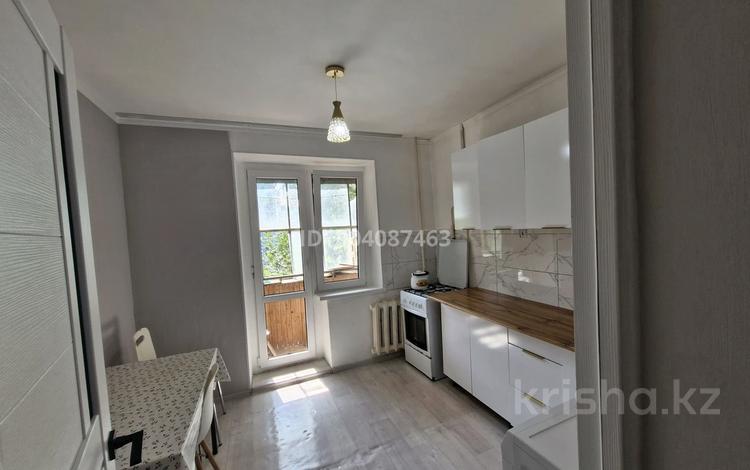 2-комнатная квартира · 60 м² · 4/5 этаж, мкр 4 8 — Рядом с Продуктовый Магазином Дастархан за 160 000 〒 в Уральске — фото 13