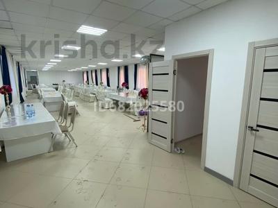 Свободное назначение, офисы, магазины и бутики, склады, общепит · 260 м² за 500 000 ₸ в Уральске