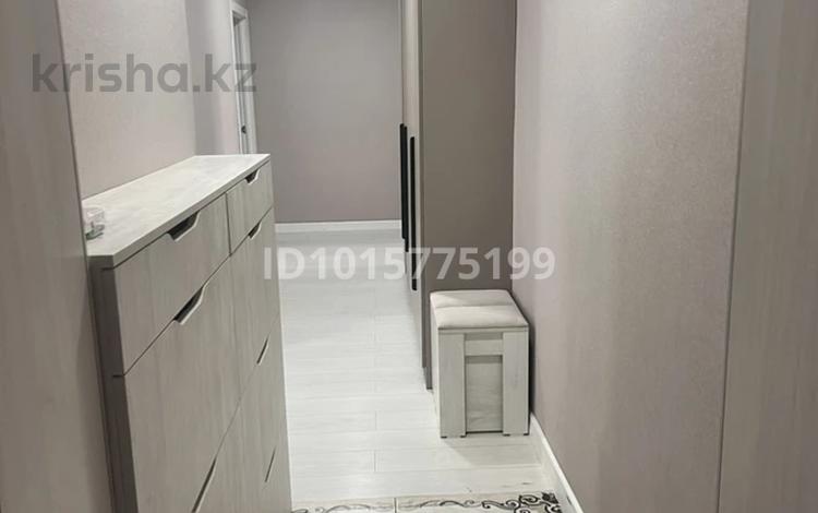 3-комнатная квартира · 80 м² · 3/5 этаж, Майкудук, Микрорайон Голубые Пруды за 37.5 млн ₸ в Караганде, Алихана Бокейханова р-н — фото 2