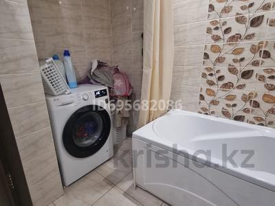 3-комнатная квартира · 63.7 м² · 2/5 этаж, Абая 147 — Центр, магазин океан за 25 млн 〒 в Костанае