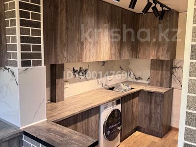 3-бөлмелі пәтер · 60 м² · 2/5 қабат, Жибек Жолы 1 — Айна Базар, бағасы: 28.5 млн ₸ в Шымкенте, Аль-Фарабийский р-н