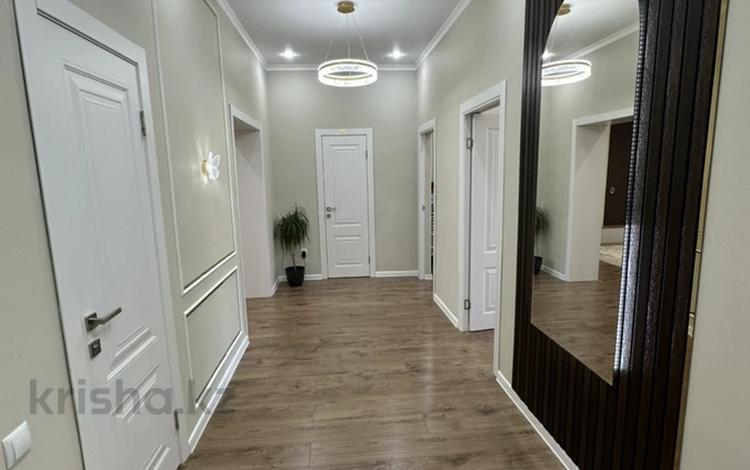 3-комнатная квартира · 100 м² · 4/9 этаж, мкр. Алтын орда 5Е за 42 млн ₸ в Актобе, мкр Авиатор — фото 2