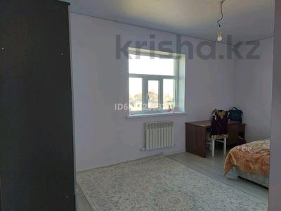 Жеке үй · 8 бөлме · 240 м² · 10 жүзд., Школьная 20 — Почтовая, бағасы: 28 млн ₸ в Байконуре