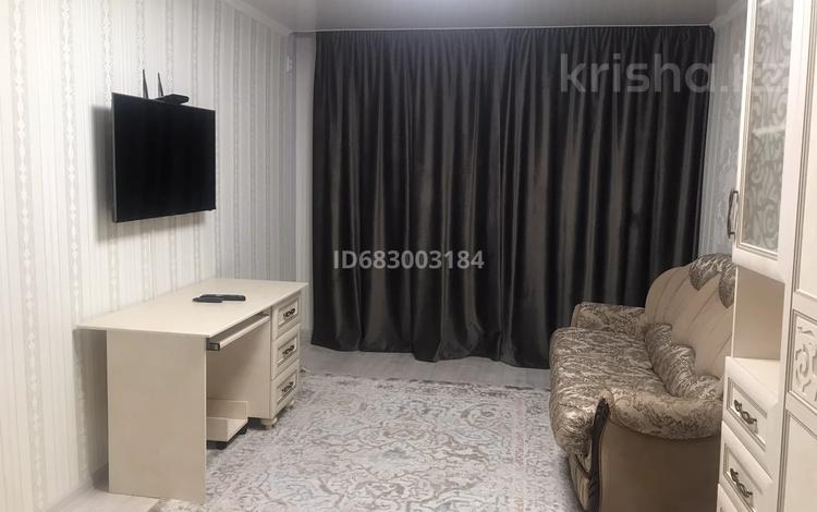 1-комнатная квартира, 60 м², 3/9 этаж посуточно, Назарбаева 157 за 10 000 〒 в Талдыкоргане — фото 2