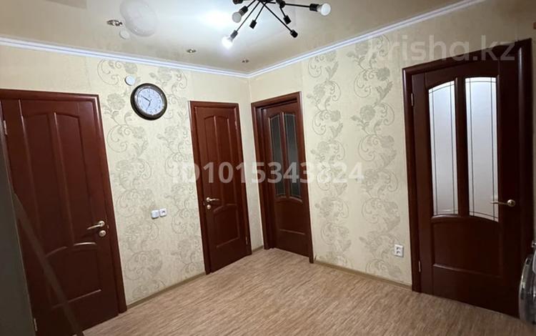 3-бөлмелі пәтер · 60 м² · 5/5 қабат, Кердери 122 — возле Нур Банка, бағасы: 25 млн ₸ в Уральске, мкр Школьник — фото 2